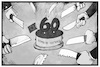 Cartoon: Römische Verträge (small) by Kostas Koufogiorgos tagged karikatur,koufogiorgos,illustration,cartoon,römische,verträge,europa,eu,torte,feier,jubiläum,messer,schneiden