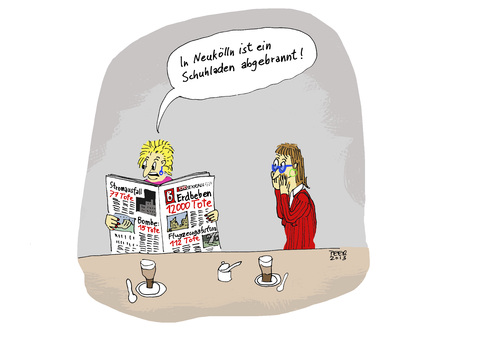 Cartoon: Panik im Frauencafe (medium) by darkplanet tagged tussi,schuhladen,schuhe,panik,luxus,konsum,katastrophe,ignoranz,frauen,dumm,blindheit