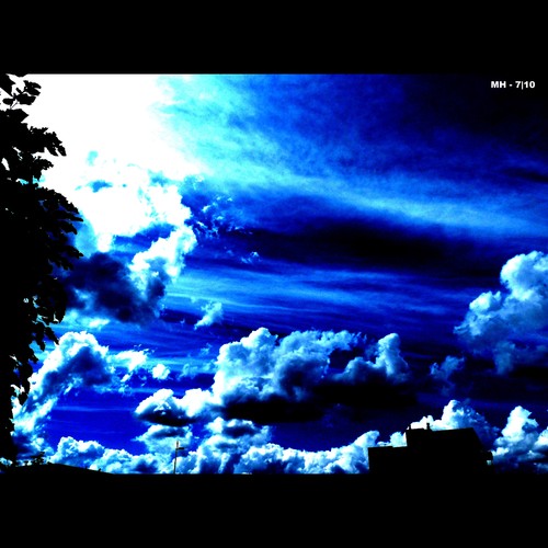 Cartoon: MH - The Dutch Clouds XIII (medium) by MoArt Rotterdam tagged clouds,wolken,sky,lucht,hollandselucht,dutchclouds,lookingup,bluesky,nederland,brunssum