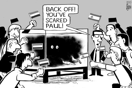 Cartoon: Octopus Paul (medium) by sinann tagged octopus,paul,scared,football,fans